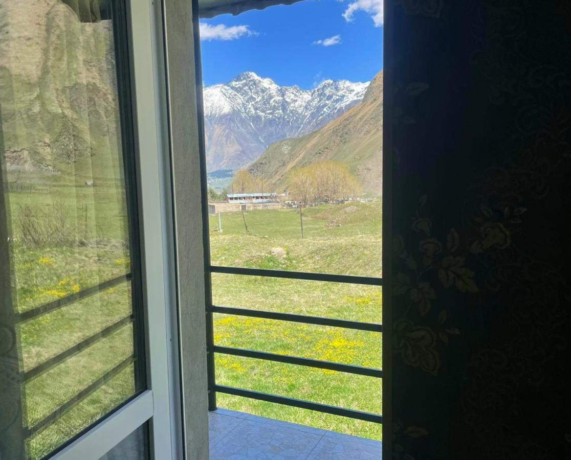 Cozy Hotel Kazbegi Bagian luar foto