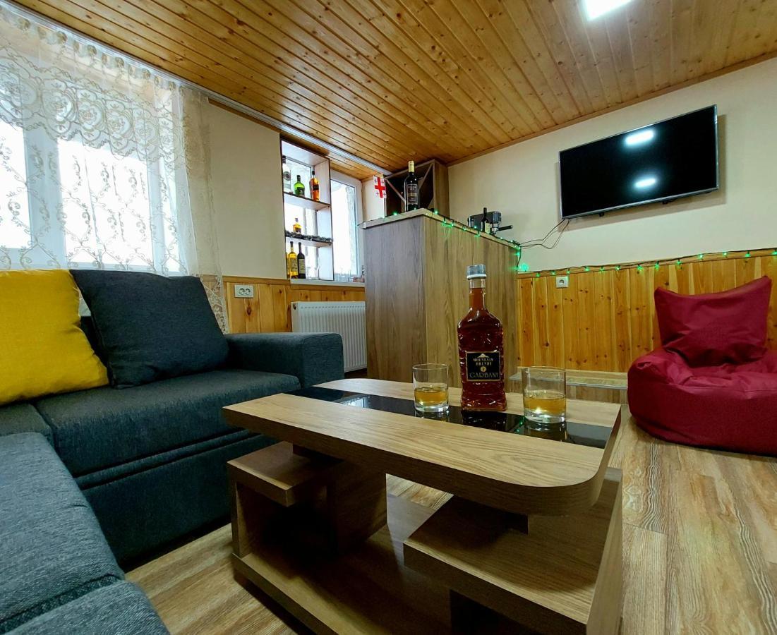 Cozy Hotel Kazbegi Bagian luar foto